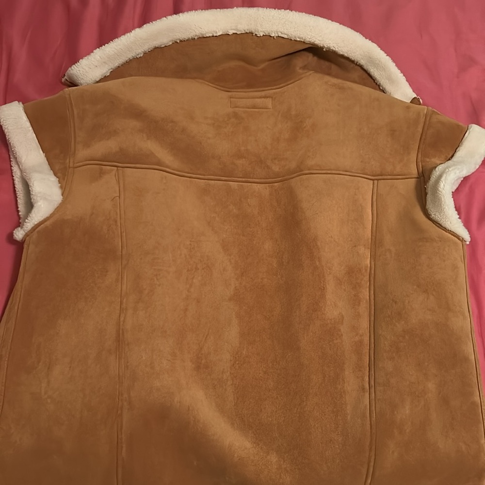 Vest - Picture 3 of 3